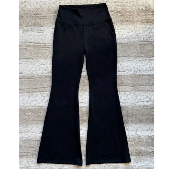 Beyond Yoga Women's Heather Rib All Day Flare Pants in Black Size L - Picture 5 of 16